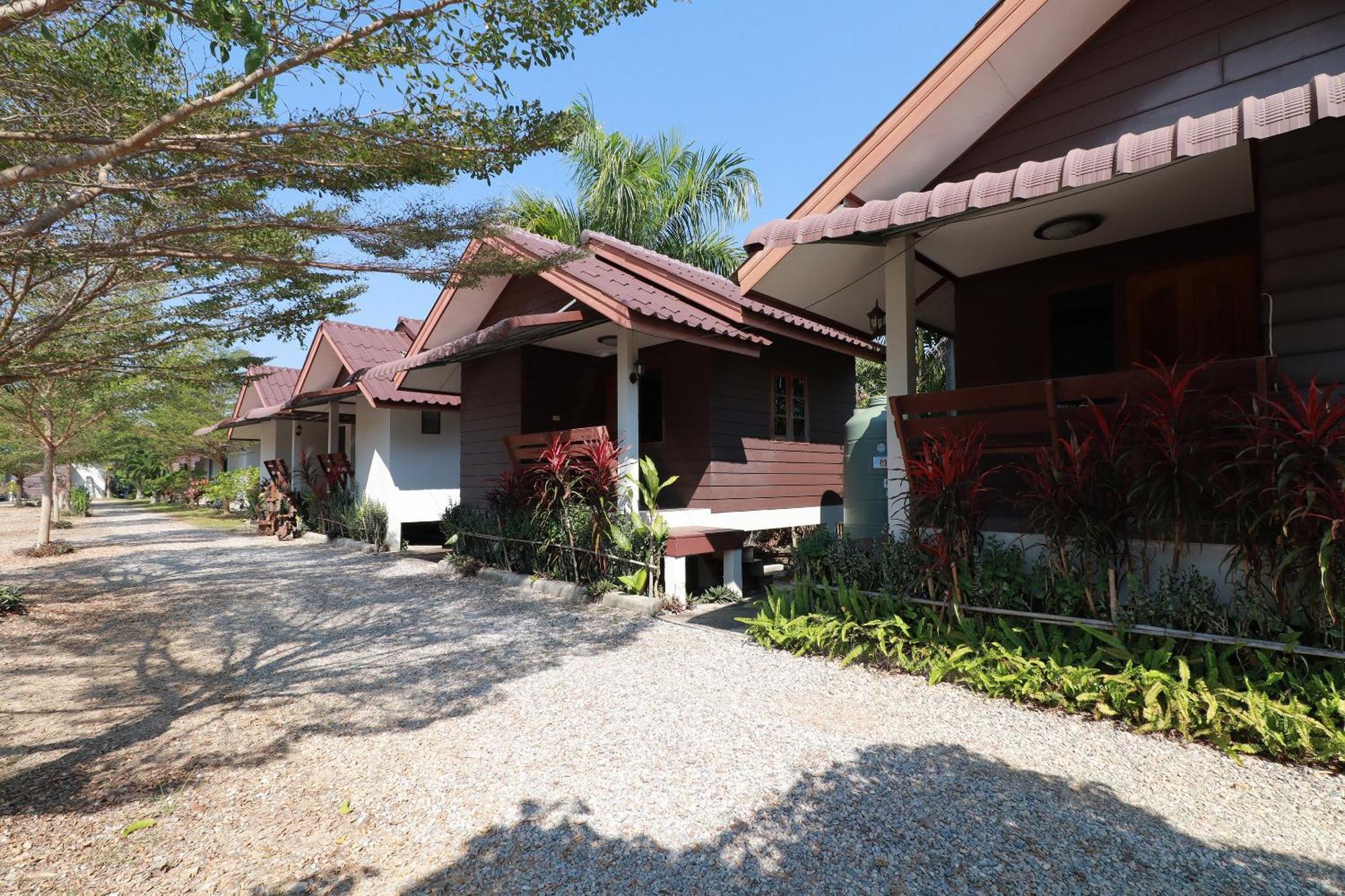 Oyo 553 Kongsup Resort Lamphun Εξωτερικό φωτογραφία